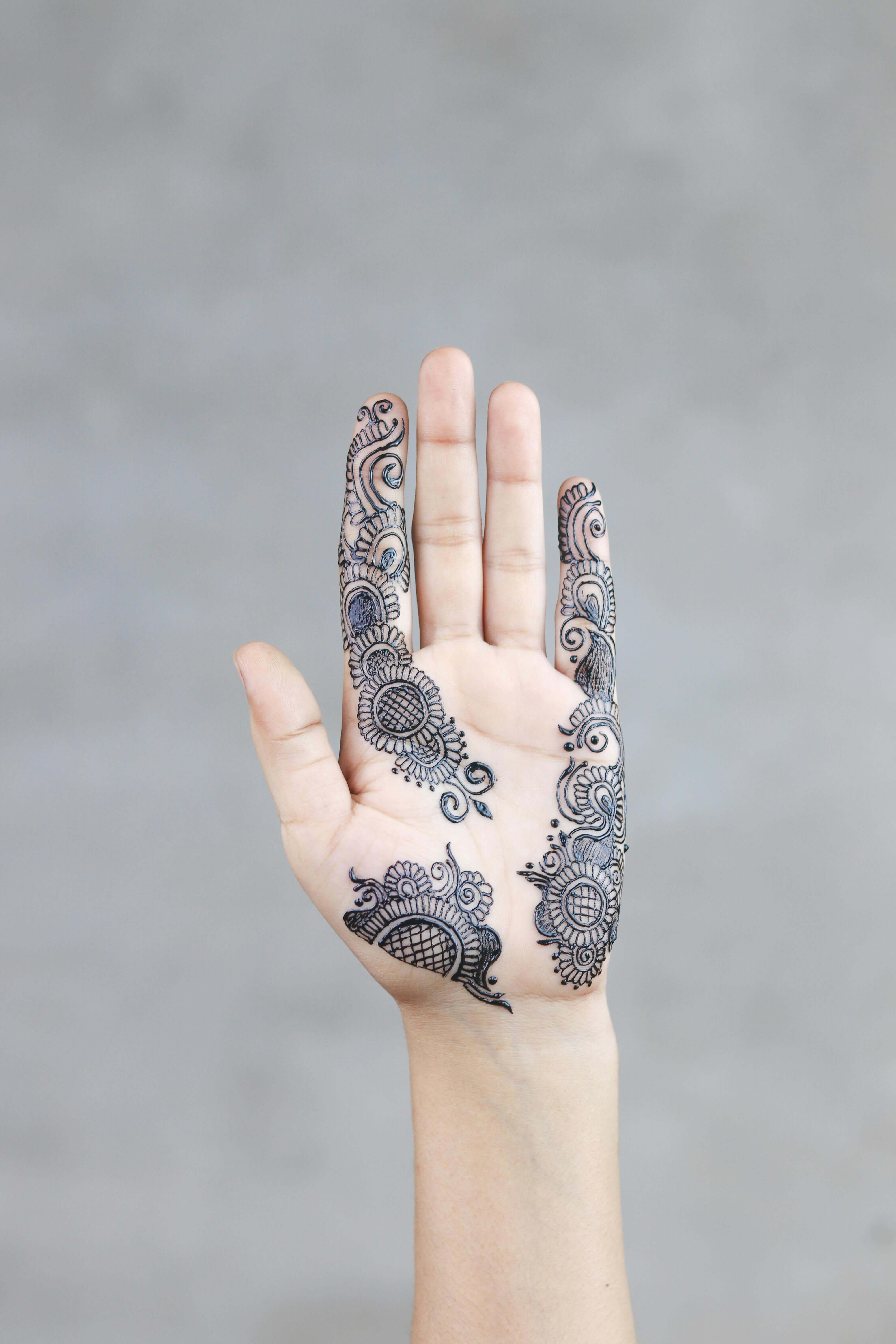 Makeup / Henna image 2
